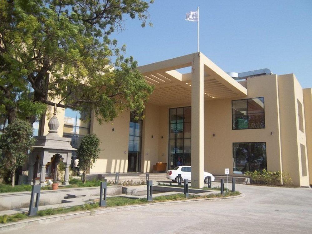圣劳伦精神度假村 舍地 外观 照片